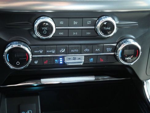 Used 2021 Ford F150 Lariat w/ Equipment Group 502A High AWD/4WD image 19