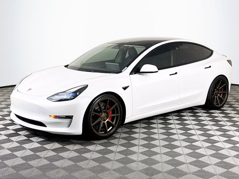 Used 2023 Tesla Model 3 Performance image 4