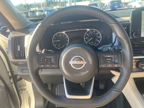 Used 2022 Nissan Pathfinder SL w/ SL Premium Package image 21