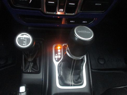 Used 2020 Jeep Gladiator Overland image 16