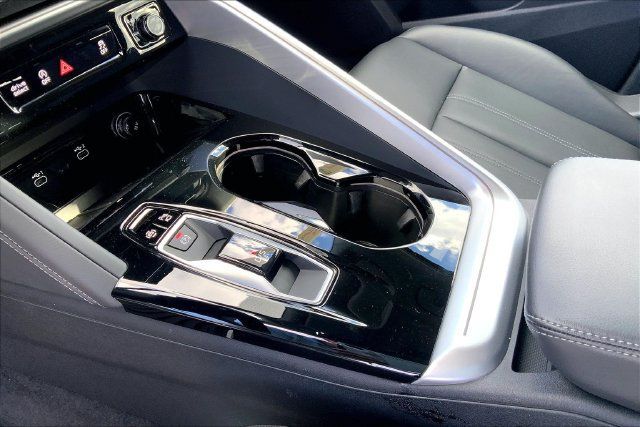 Used 2025 Audi Q5 Premium w/ Convenience Package AWD/4WD image 25