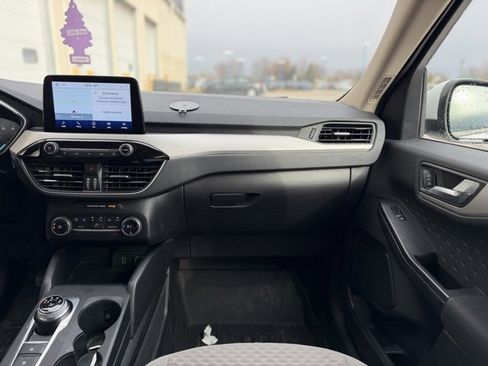 Certified 2020 Ford Escape SE image 12