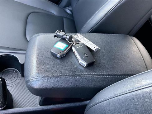 Used 2023 Kia Sportage SX image 14