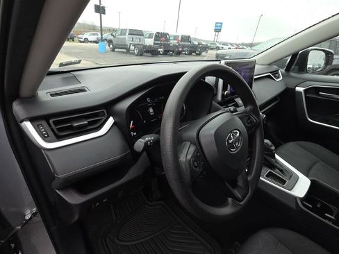 Used 2025 Toyota RAV4 XLE FWD image 14