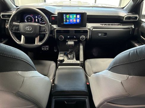 Used 2025 Toyota Tacoma TRD Sport image 10