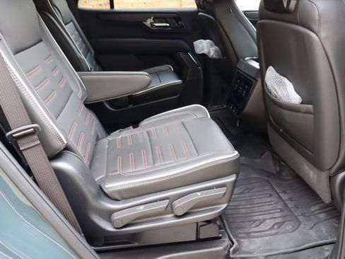 Used 2026 GMC Yukon AT4 Ultimate w/ LPO, Floor Liner Package AWD/4WD image 28