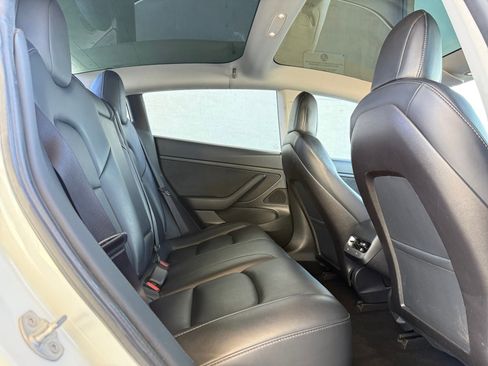 Used 2020 Tesla Model 3 Standard Range image 16