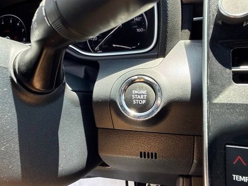 Used 2022 Toyota Avalon Touring FWD image 19
