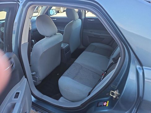 Used 2005 Chrysler 300 w/ Protection Group image 9