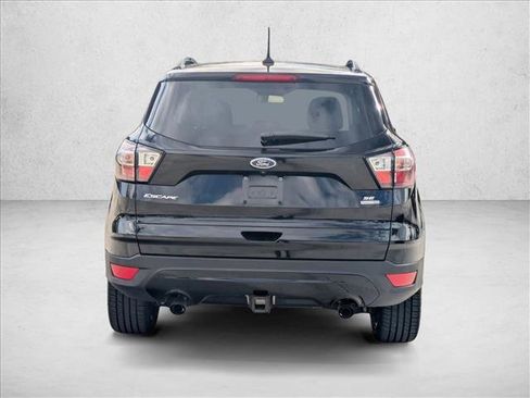 Used 2018 Ford Escape SE w/ SE Sport Appearance Package image 6