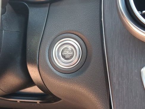 Used 2021 Mercedes-Benz GLC 300 4MATIC image 25