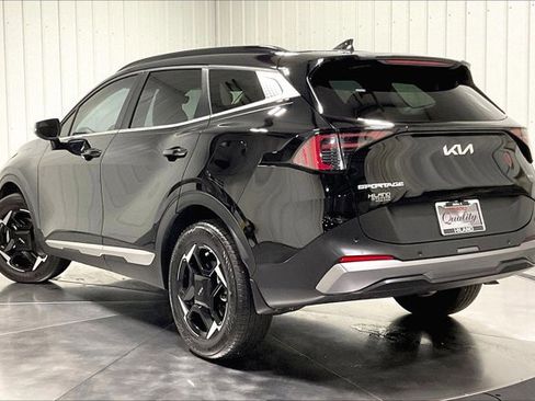 Used 2026 Kia Sportage EX w/ EX Panorama Roof Package image 12