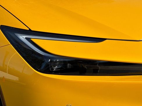 New 2027 Toyota Prius FWD image 32