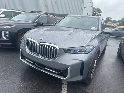 Certified 2024 BMW X5 xDrive40i w/ Premium Package AWD/4WD image 2