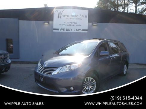 Used 2015 Toyota Sienna XLE FWD image 1
