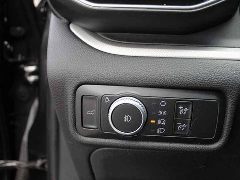 Used 2020 Ford Explorer XLT w/ Equipment Group 202A AWD/4WD image 14
