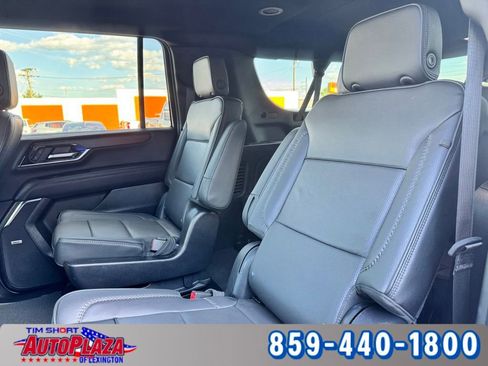 Used 2025 GMC Yukon XL Denali AWD/4WD image 35
