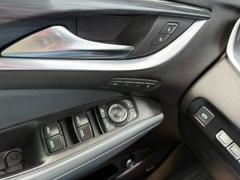 Used 2022 Buick Enclave Premium AWD/4WD image 33