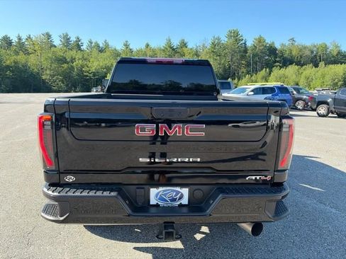 Used 2025 GMC Sierra 2500 AT4 AWD/4WD image 5