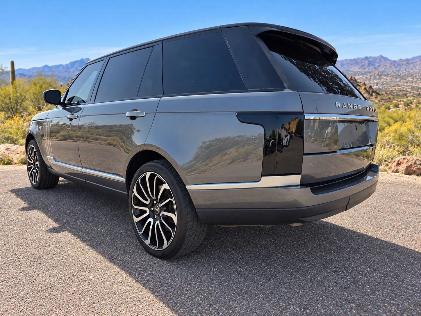 Used 2017 Land Rover Range Rover Long Wheelbase Supercharged AWD/4WD image 3