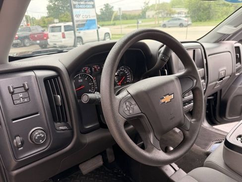 Used 2016 Chevrolet Silverado 1500 Custom w/ Custom Convenience Package AWD/4WD image 9