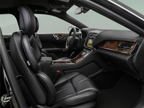 Used 2017 Lincoln Continental Reserve w/ Luxury Package image 27