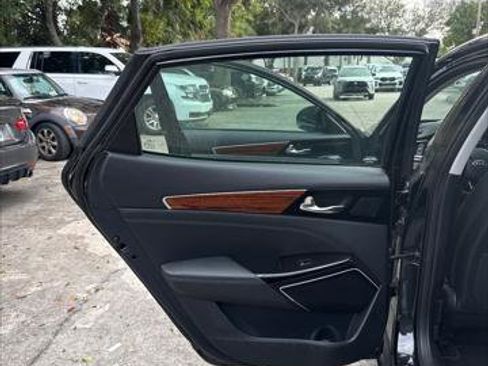 Used 2019 Kia Cadenza Premium image 20