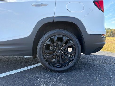 Used 2020 GMC Terrain SLT w/ Elevation Edition image 9
