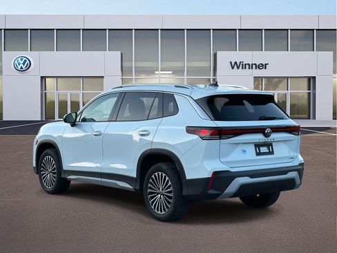 Used 2025 Volkswagen Tiguan S image 3