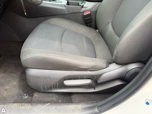Used 2024 Toyota RAV4 LE FWD image 13