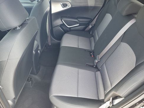 Used 2025 Kia Soul LX w/ LX Technology Package FWD image 37