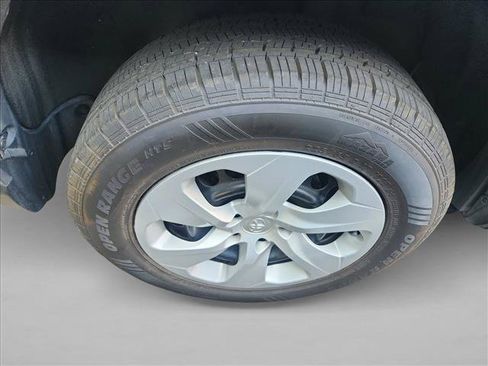 Used 2024 Toyota RAV4 LE AWD/4WD image 13