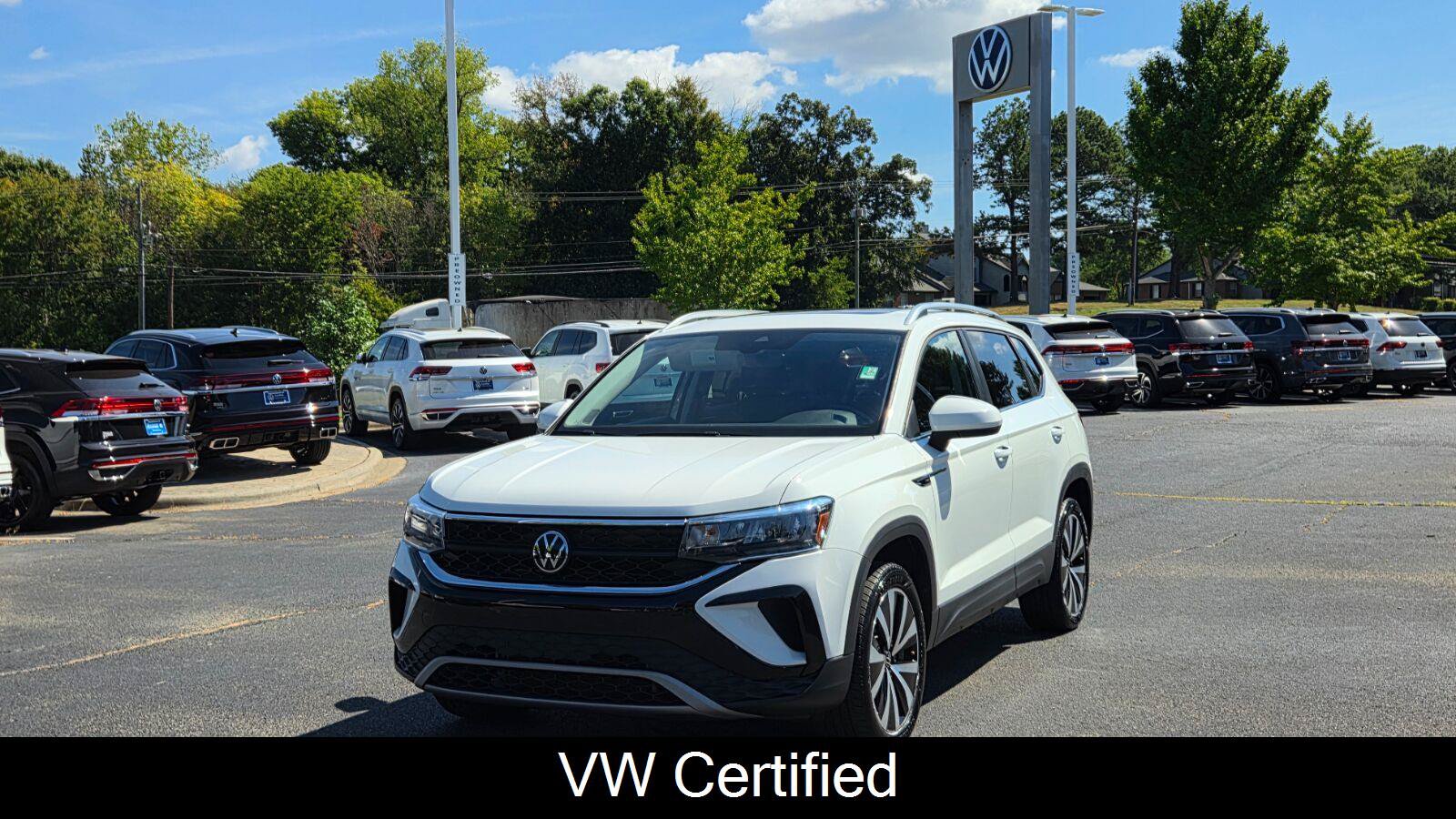 Certified 2023 Volkswagen Taos SE w/ Panoramic Sunroof Package FWD image 1