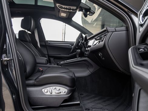 New 2026 Porsche Macan Turbo image 46