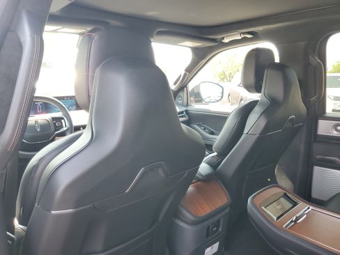 New 2027 Lincoln Navigator L Black Label AWD/4WD image 28
