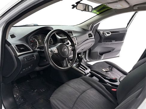 Used 2017 Nissan Sentra SV image 9
