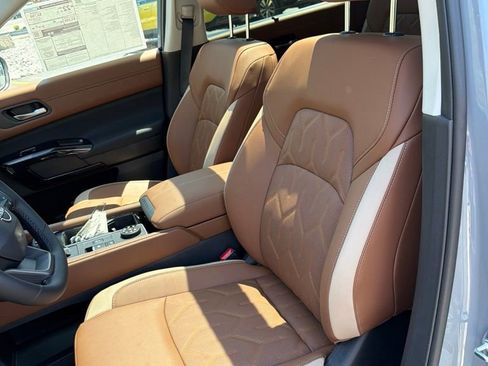 New 2026 Nissan Pathfinder Platinum AWD/4WD image 15