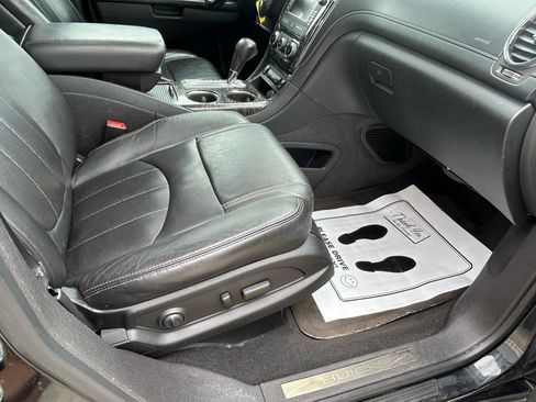 Used 2013 Buick Enclave Leather FWD image 12