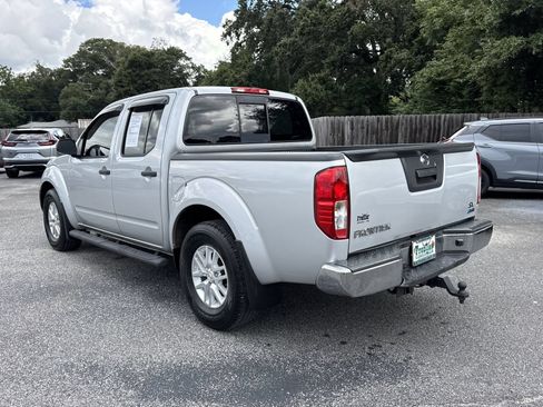 Used 2018 Nissan Frontier SV RWD image 3