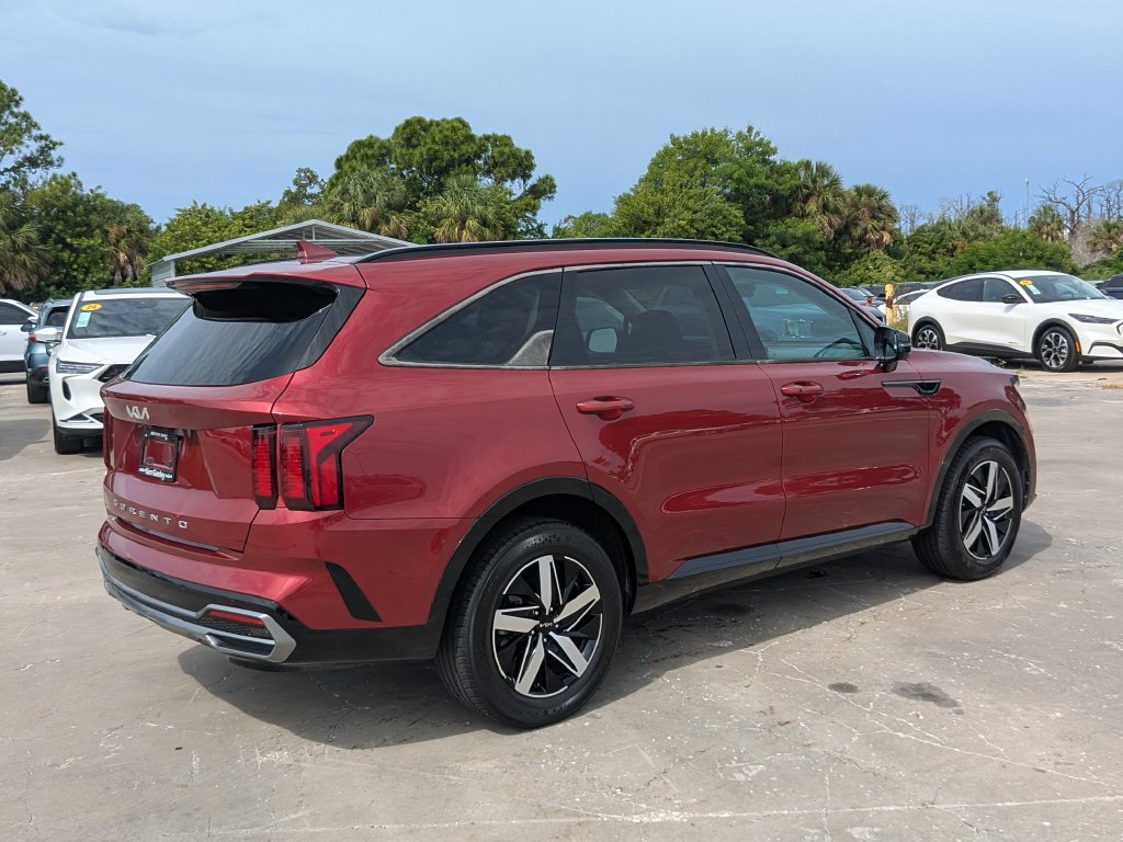 Used 2022 Kia Sorento S w/ Panoramic Sunroof Package FWD image 8