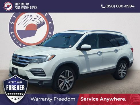 Used 2017 Honda Pilot Touring image 1