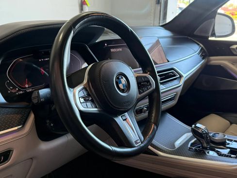 Used 2020 BMW X7 M50i w/ Dynamic Handling Package AWD/4WD image 9