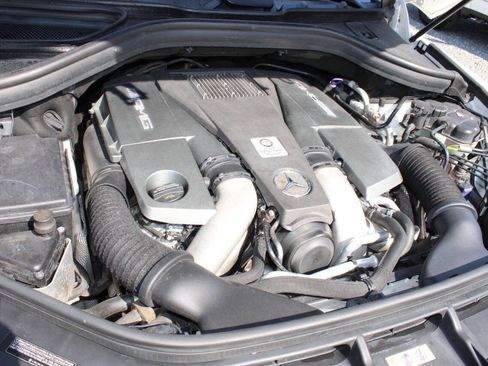 Used 2015 Mercedes-Benz GL 63 AMG 4MATIC w/ Accessory Chrome Package image 30