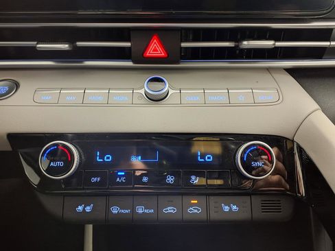 Certified 2024 Hyundai Elantra Limited image 20