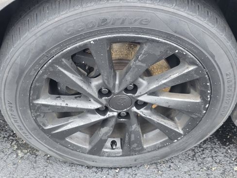Used 2021 Toyota Camry LE FWD image 14