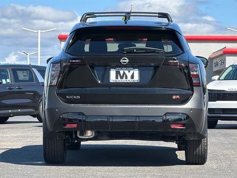 New 2026 Nissan Kicks SR FWD image 5
