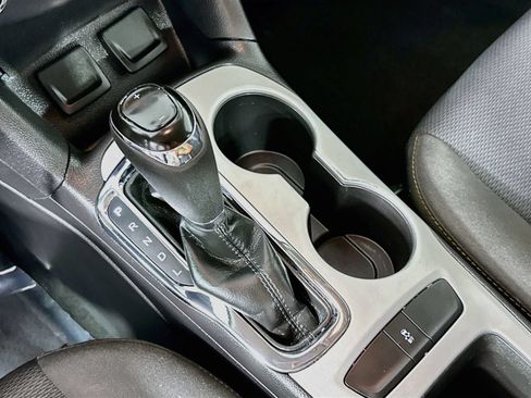 Used 2017 Chevrolet Cruze LS FWD image 16