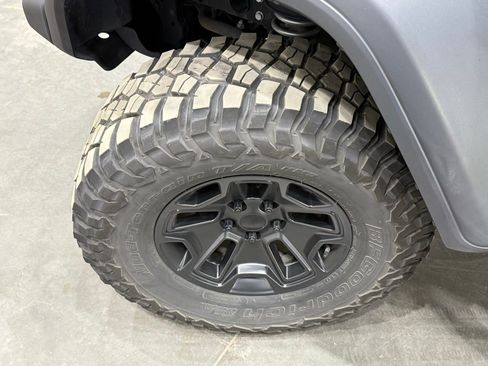 Used 2019 Jeep Wrangler Unlimited Sport S image 38