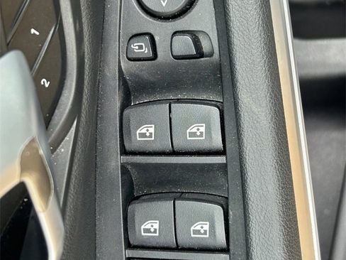 Used 2025 BMW 330i Sedan image 23