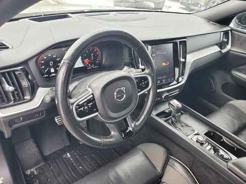 Used 2021 Volvo S60 T5 R-Design image 16